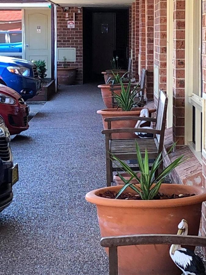 Lake Macquarie Motor Inn Belmont Exterior photo