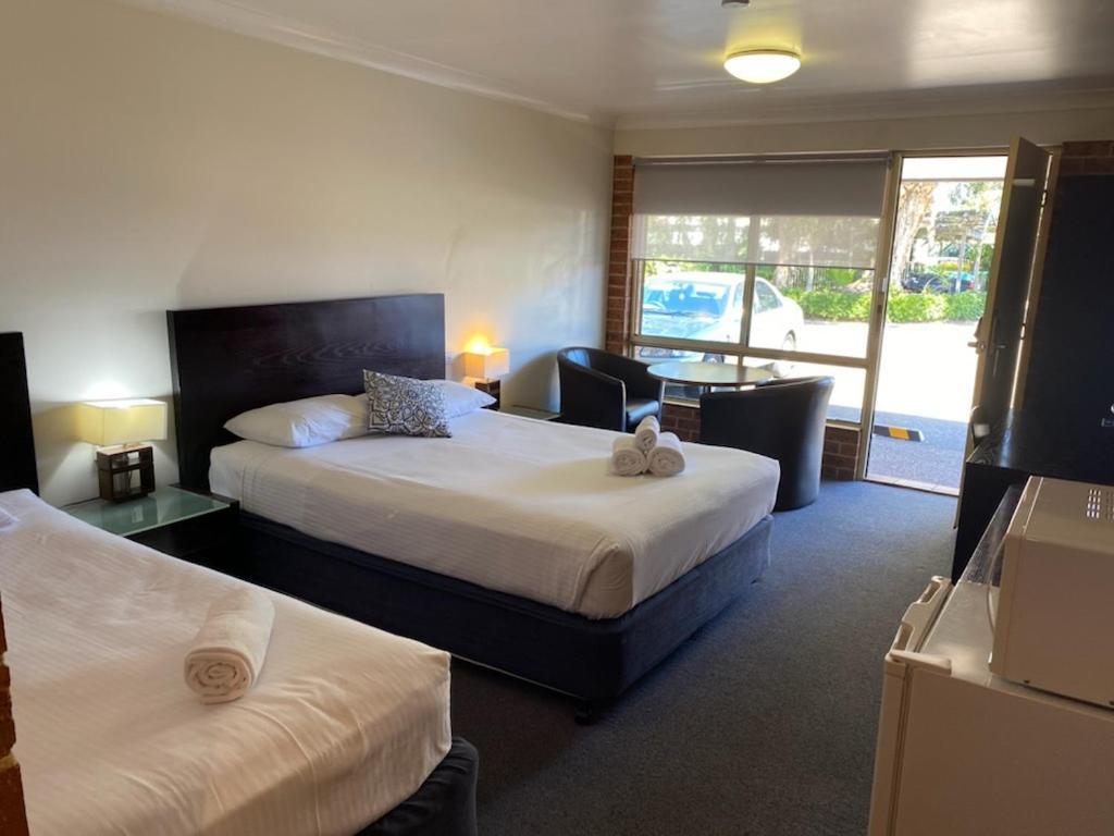 Lake Macquarie Motor Inn Belmont Exterior photo
