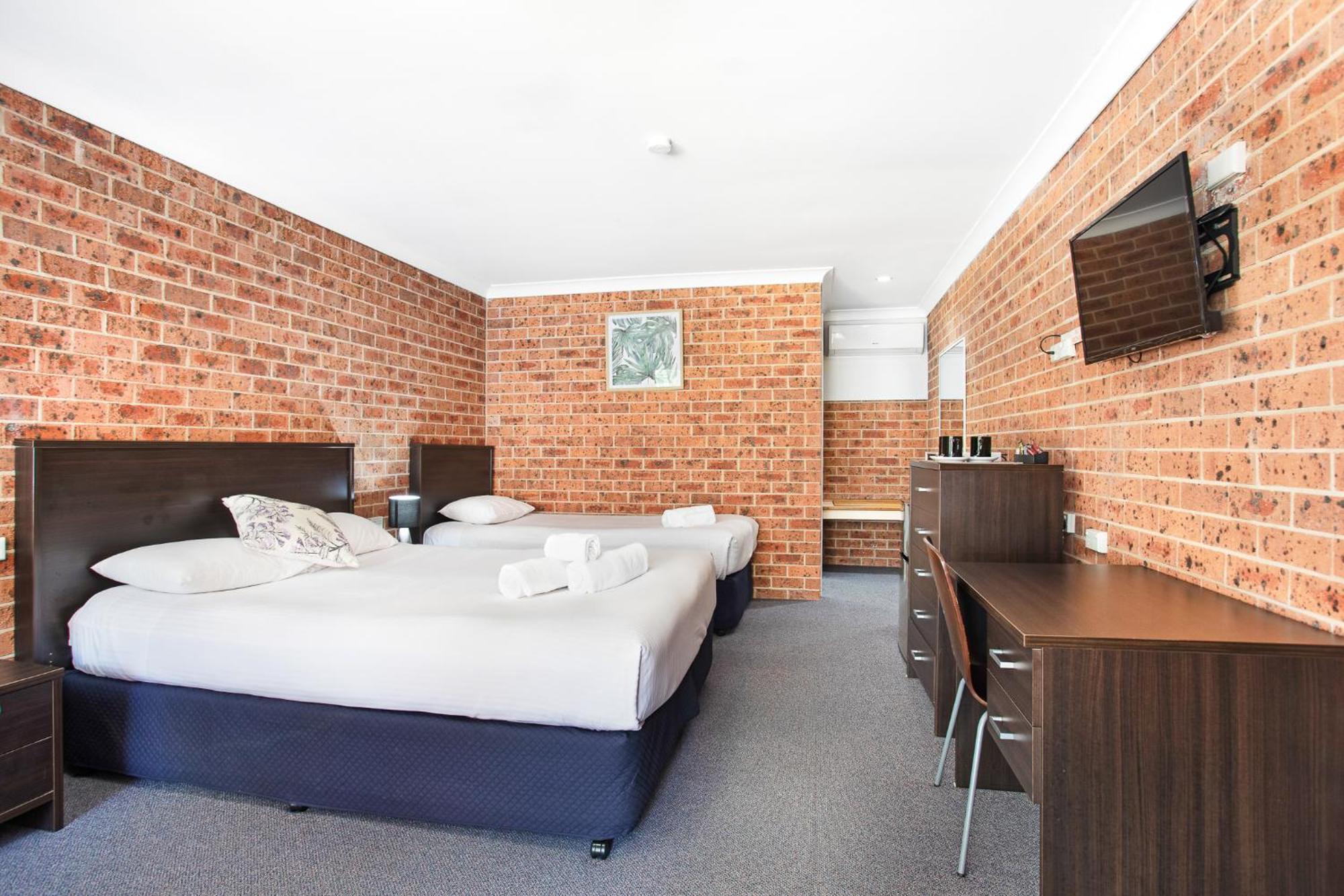 Lake Macquarie Motor Inn Belmont Exterior photo