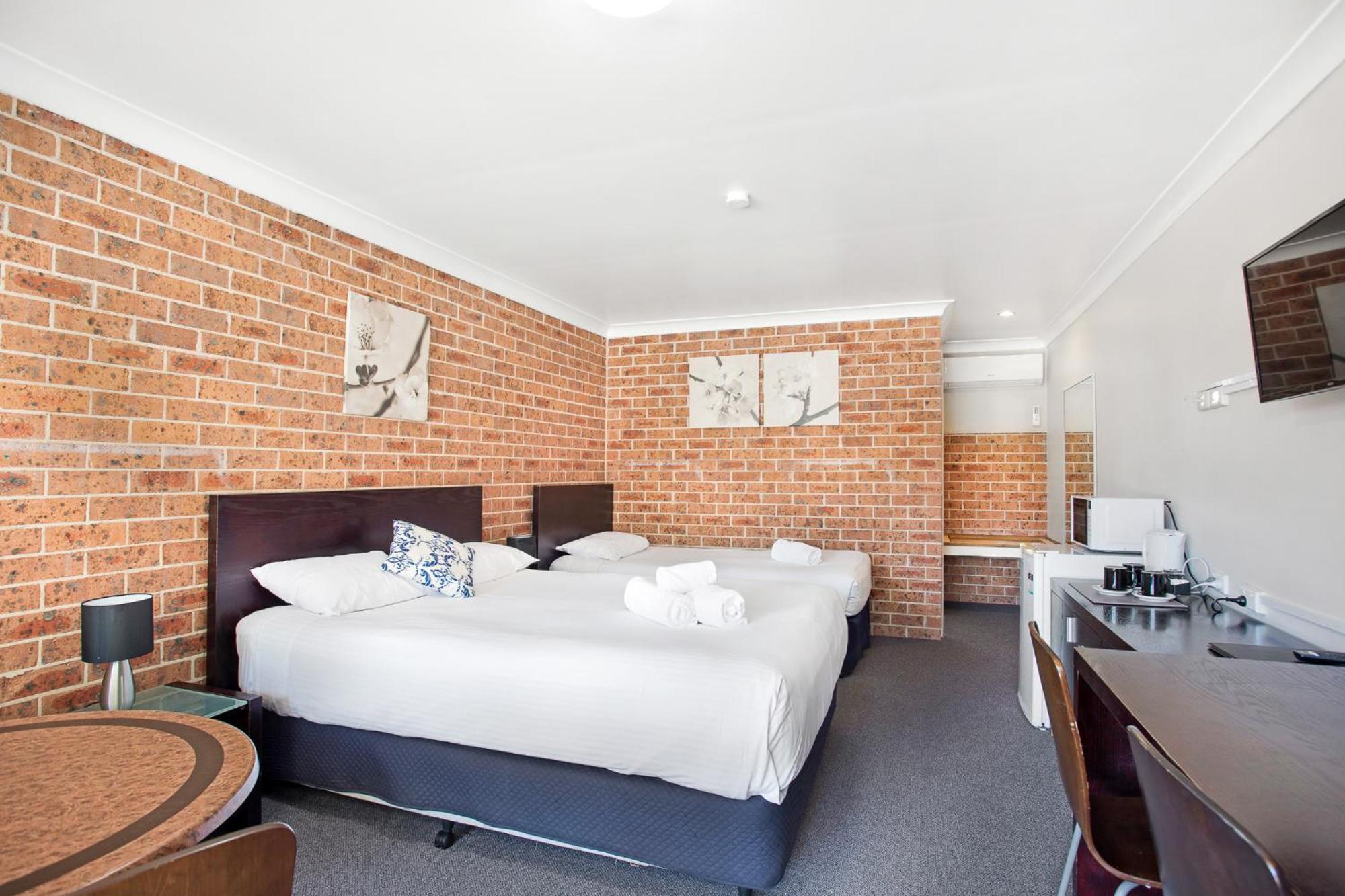 Lake Macquarie Motor Inn Belmont Exterior photo