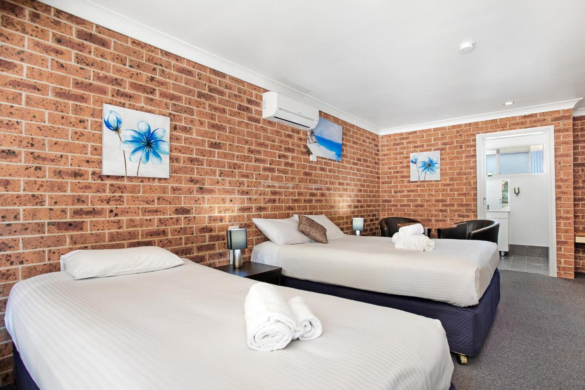 Lake Macquarie Motor Inn Belmont Exterior photo